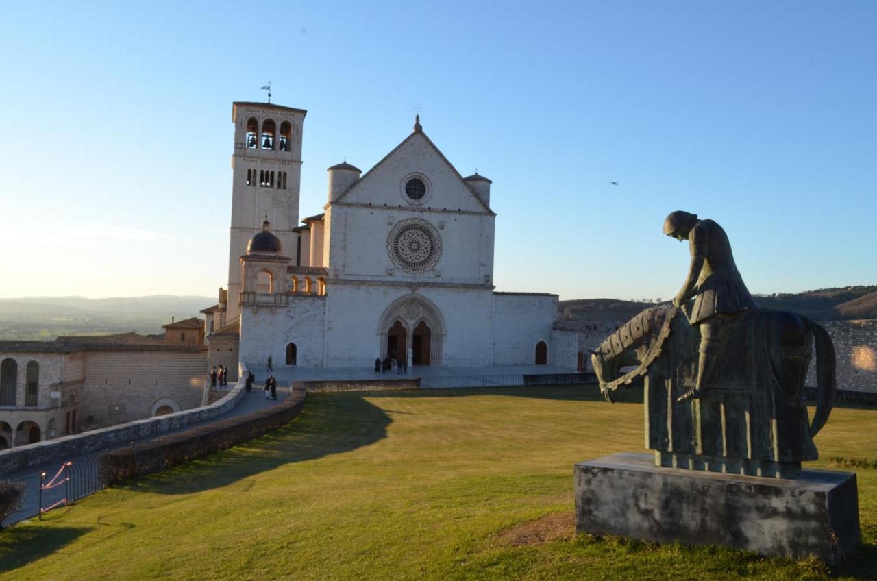 La Casa Dell'Artista Daire Assisi Dış mekan fotoğraf