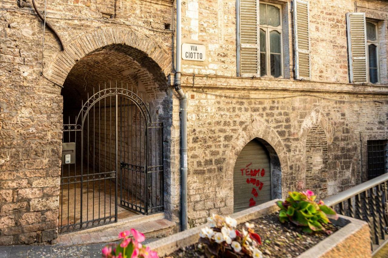 La Casa Dell'Artista Daire Assisi Dış mekan fotoğraf